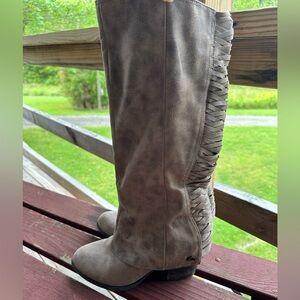 Fergalicious Lundry Back Stitch Boots